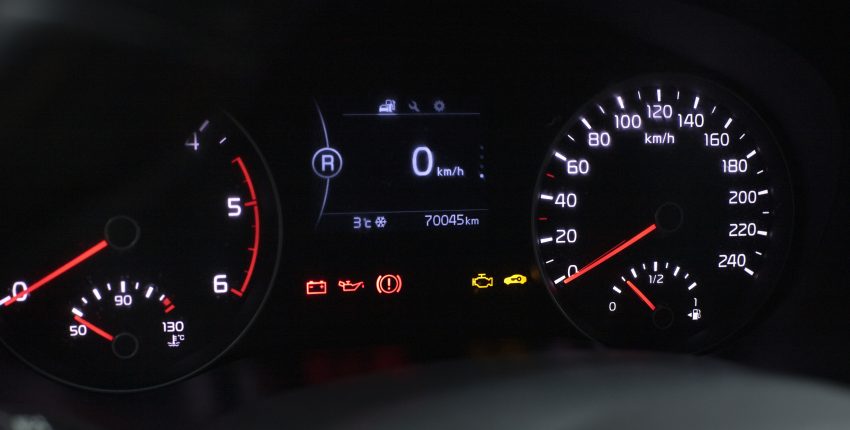 close-up-fuel-level-gauge-vehicle